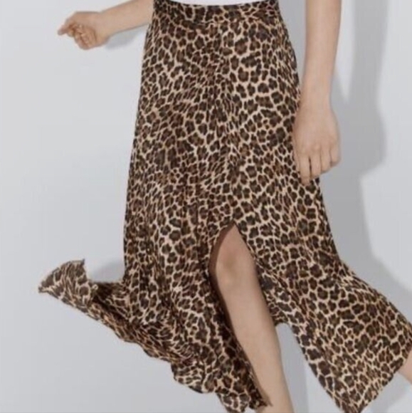 Zara Dresses & Skirts - ZARA Leopard Print Asymmetrical Skirt